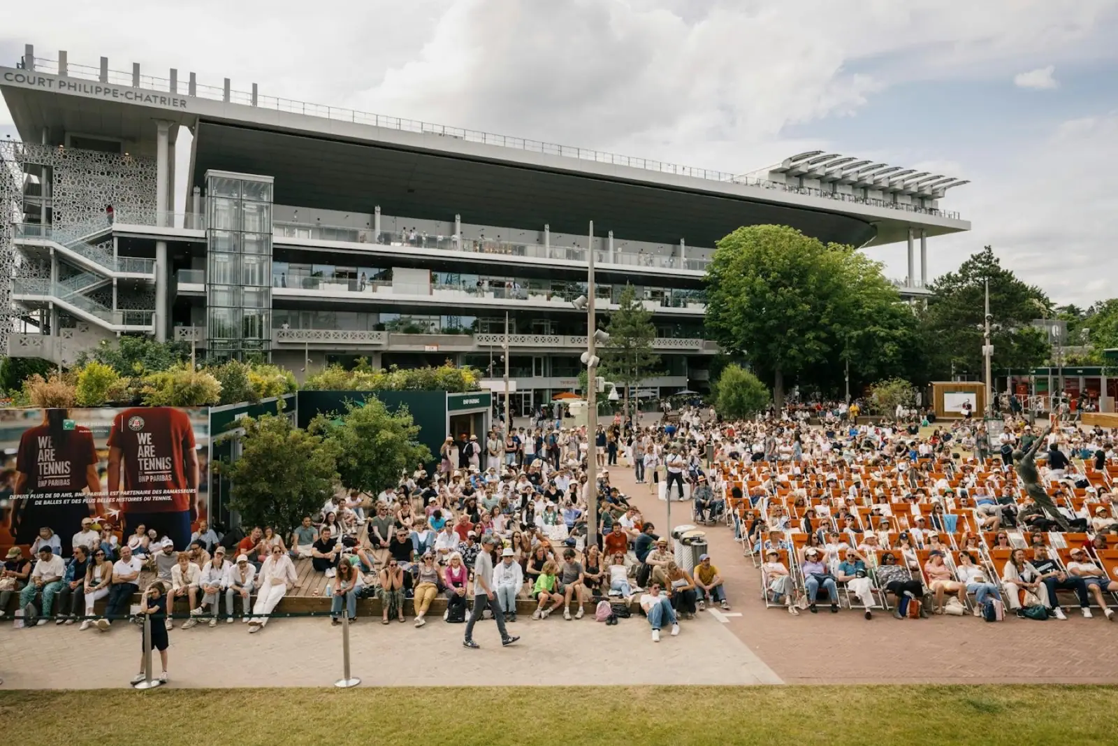 Roland Garros 2026: Where the Box Owners Actually Eat