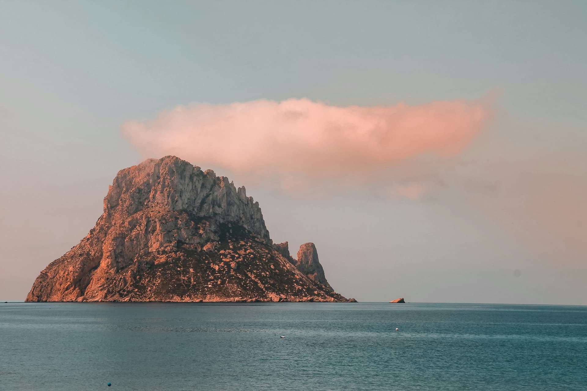 Ibiza Closing Season 2026: Where to Stay, Dine, and Move Without Losing the Week