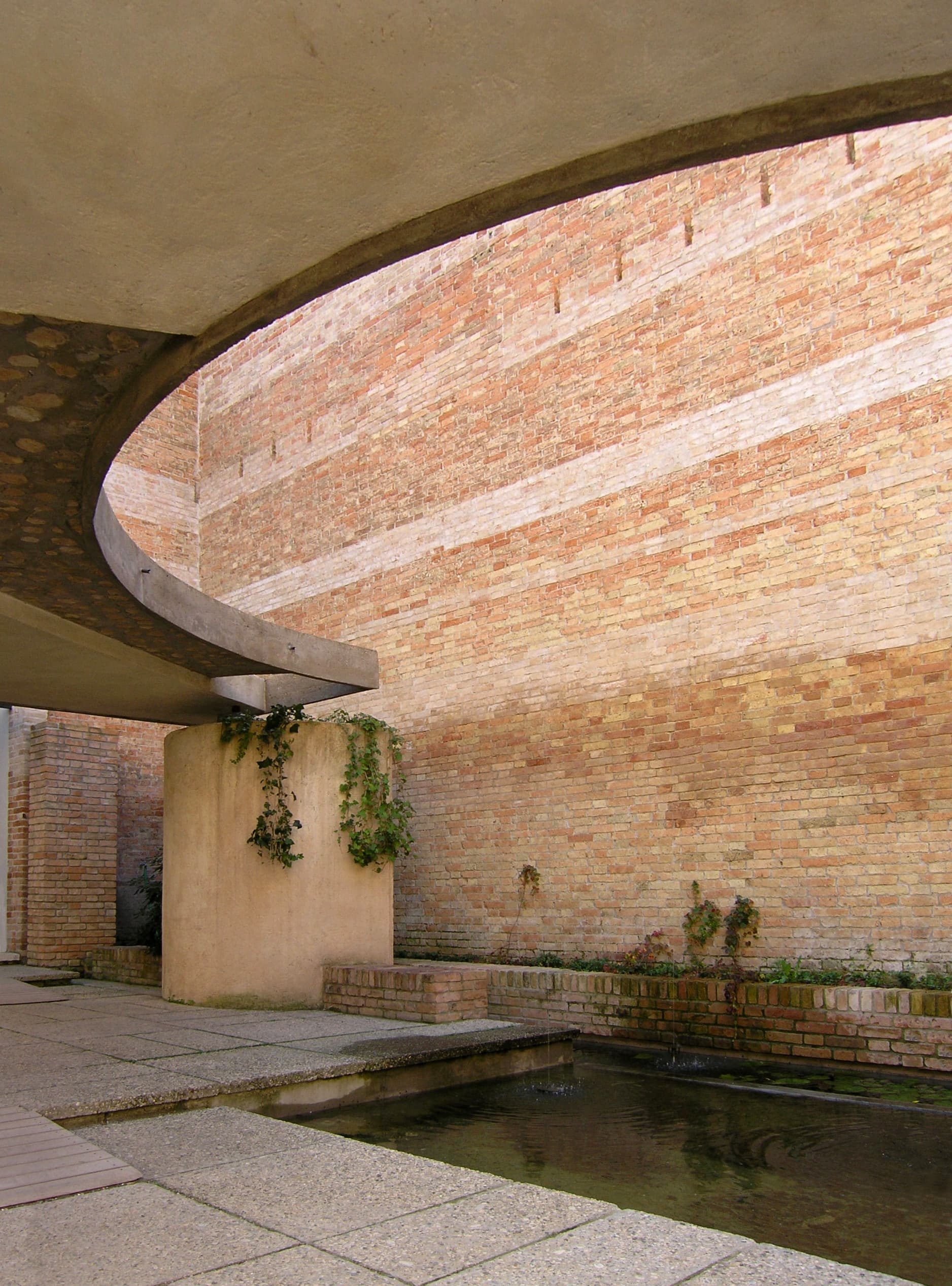 Venice Biennale 2026: Where to Stay and How to Plan the Last Weeks